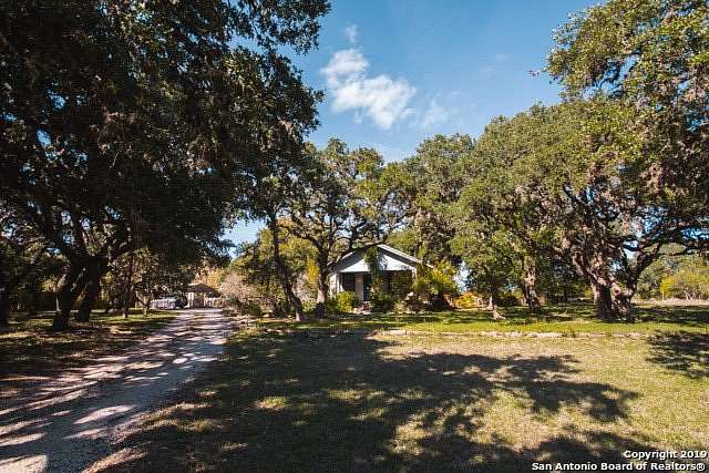 4.94 Acres of Improved Mixed-Use Land for Sale in Boerne, Texas