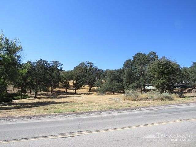 1 Acre of Residential Land for Sale in Tehachapi, California