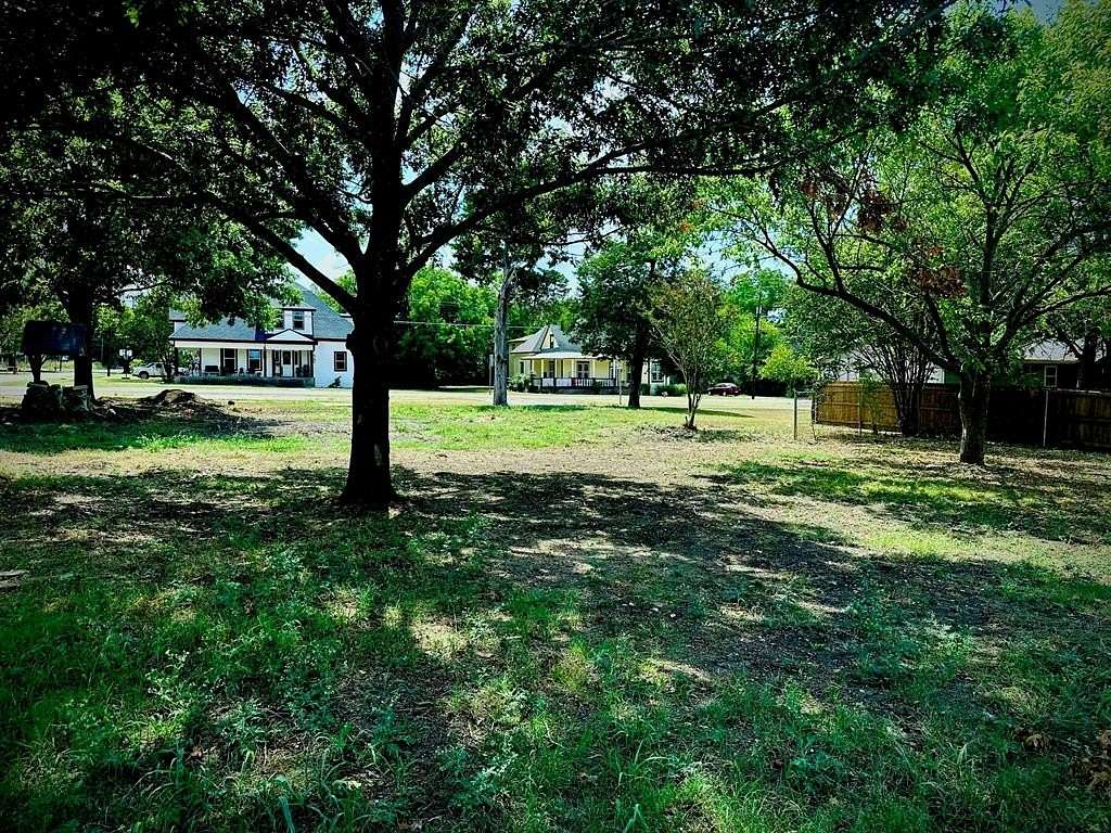 0.344 Acres of Residential Land for Sale in Whitewright, Texas