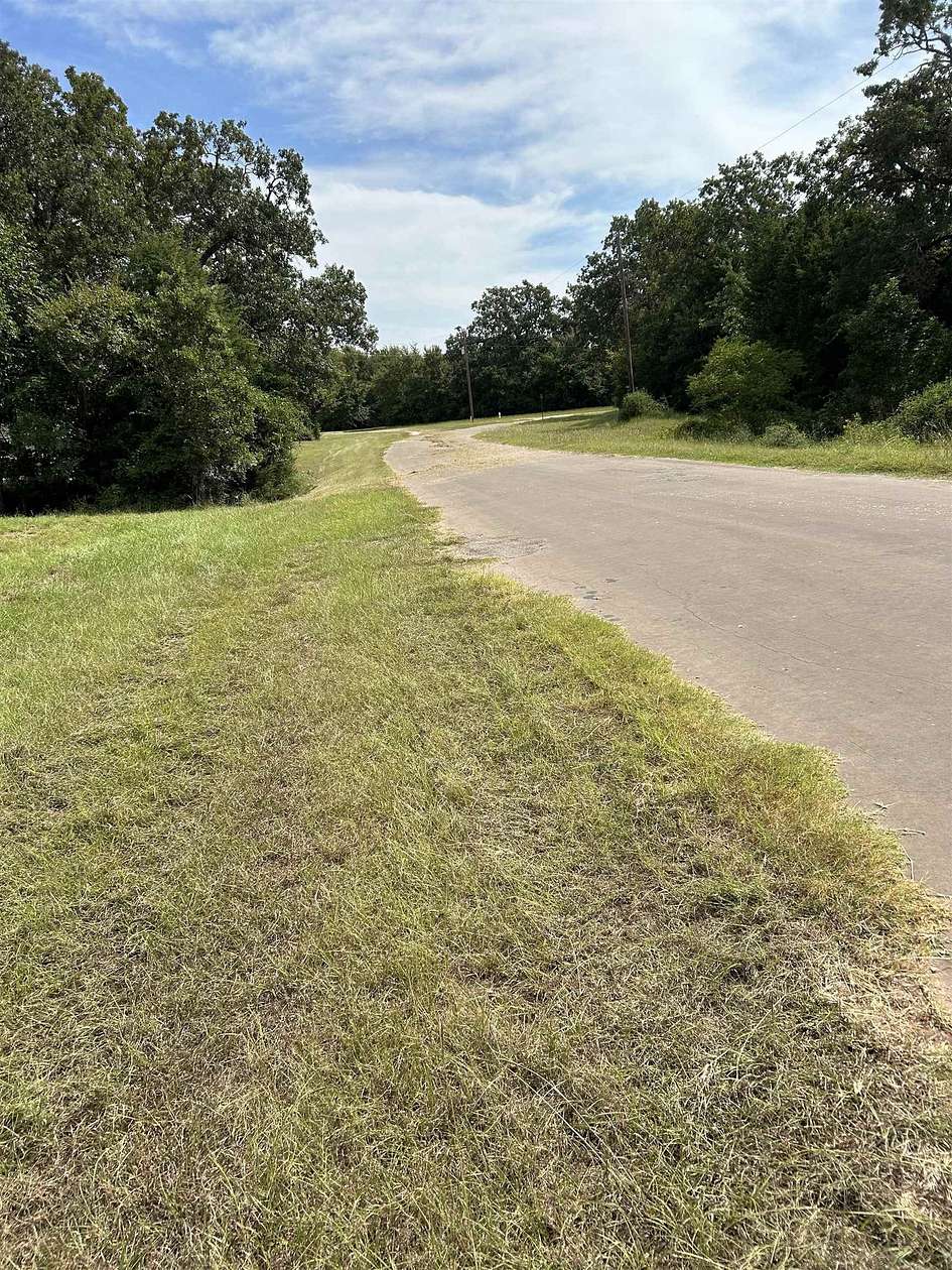 1.01 Acres of Residential Land for Sale in Marquez, Texas