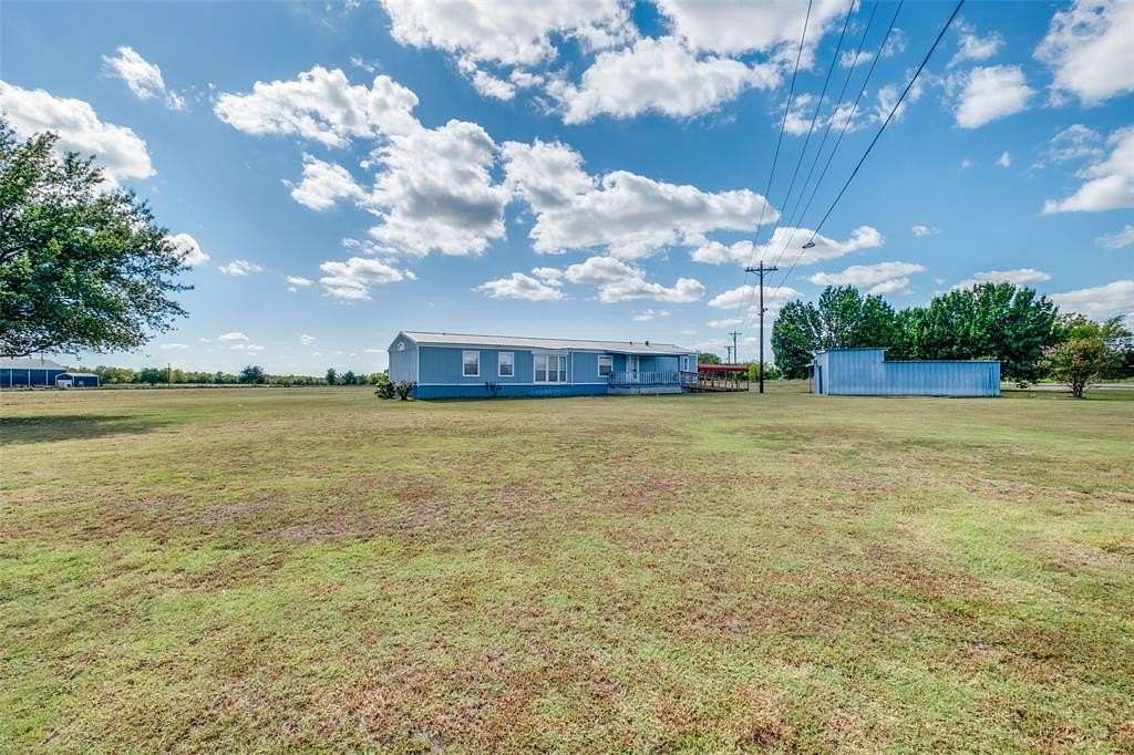 3.931 Acres of Improved Mixed-Use Land for Sale in Point, Texas