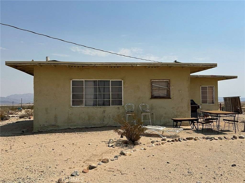 5 Acres of Residential Land with Home for Sale in Twentynine Palms, California