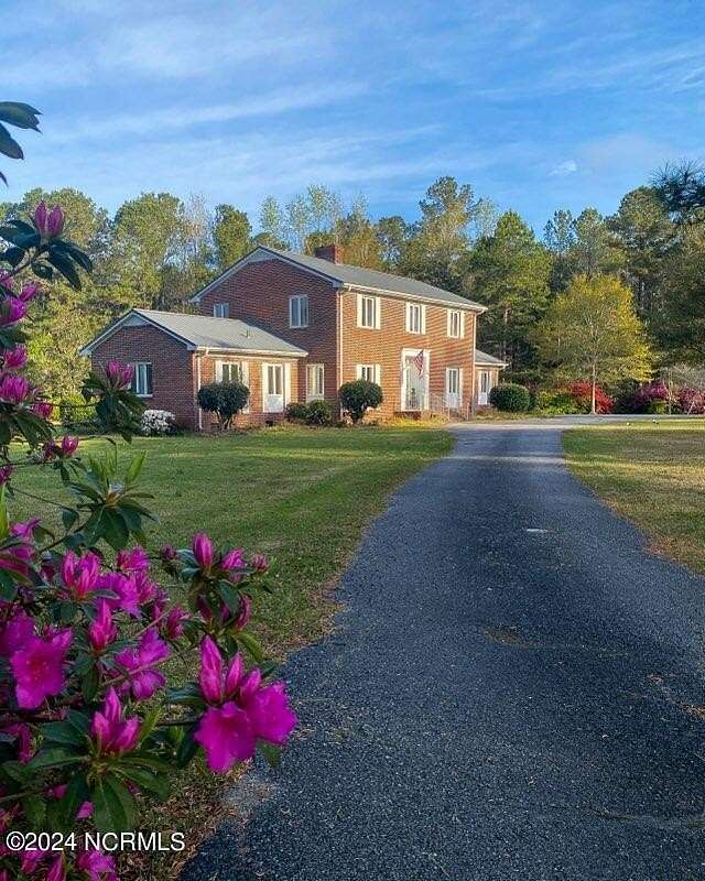 4.76 Acres of Residential Land with Home for Sale in Burgaw, North Carolina