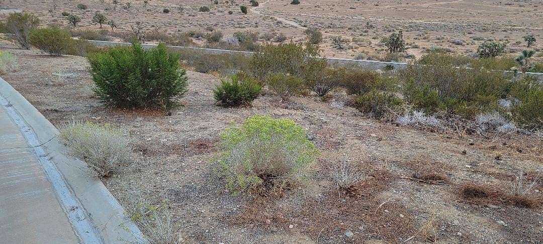 0.864 Acres of Residential Land for Sale in Lancaster, California