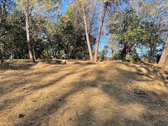 1.03 Acres of Residential Land for Sale in Hathaway Pines, California