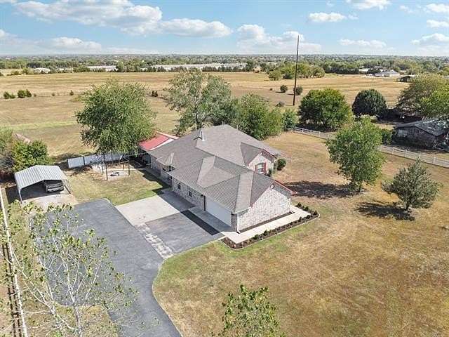 2.424 Acres of Residential Land with Home for Sale in Collinsville, Oklahoma