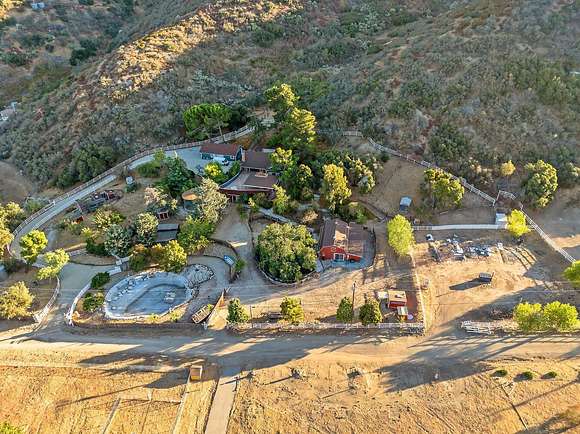 19.84 Acres of Land with Home for Sale in Leona Valley, California