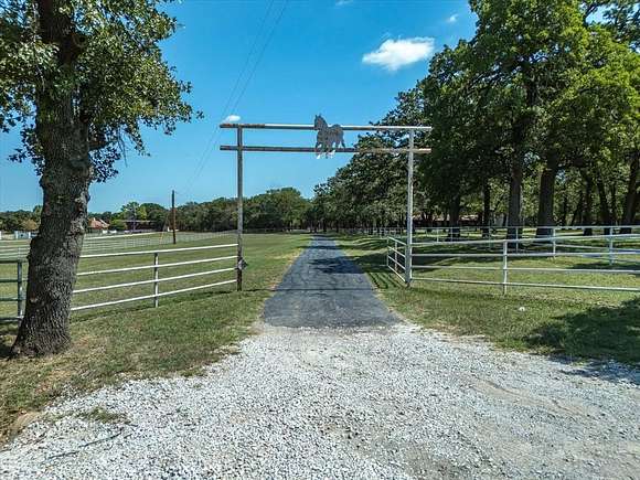 8 Acres of Residential Land with Home for Sale in Azle, Texas