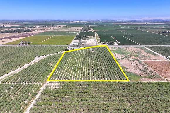 17.1 Acres of Agricultural Land for Sale in Selma, California