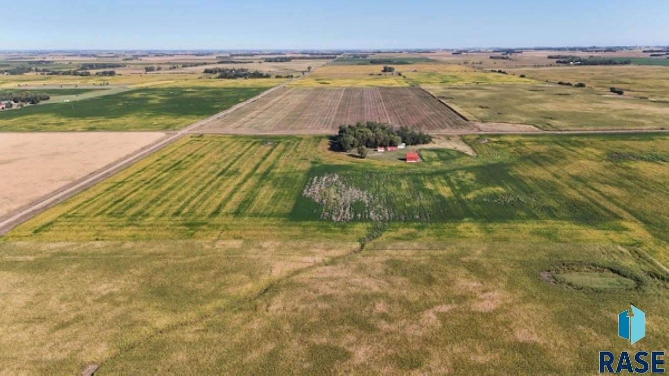 5.002 Acres of Residential Land for Sale in Beresford, South Dakota