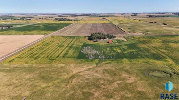 5 Acres of Residential Land for Sale in Beresford, South Dakota