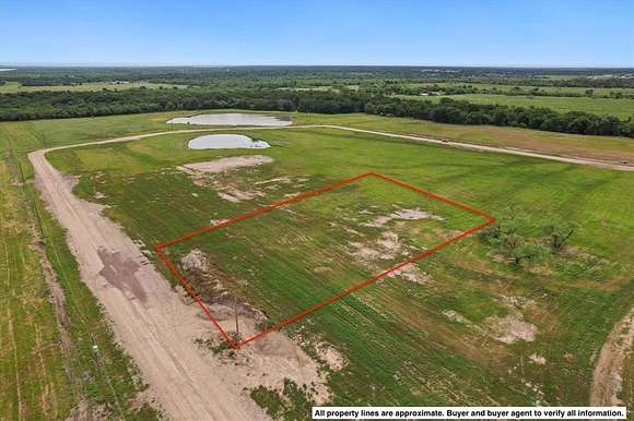 2.28 Acres of Residential Land for Sale in Corsicana, Texas