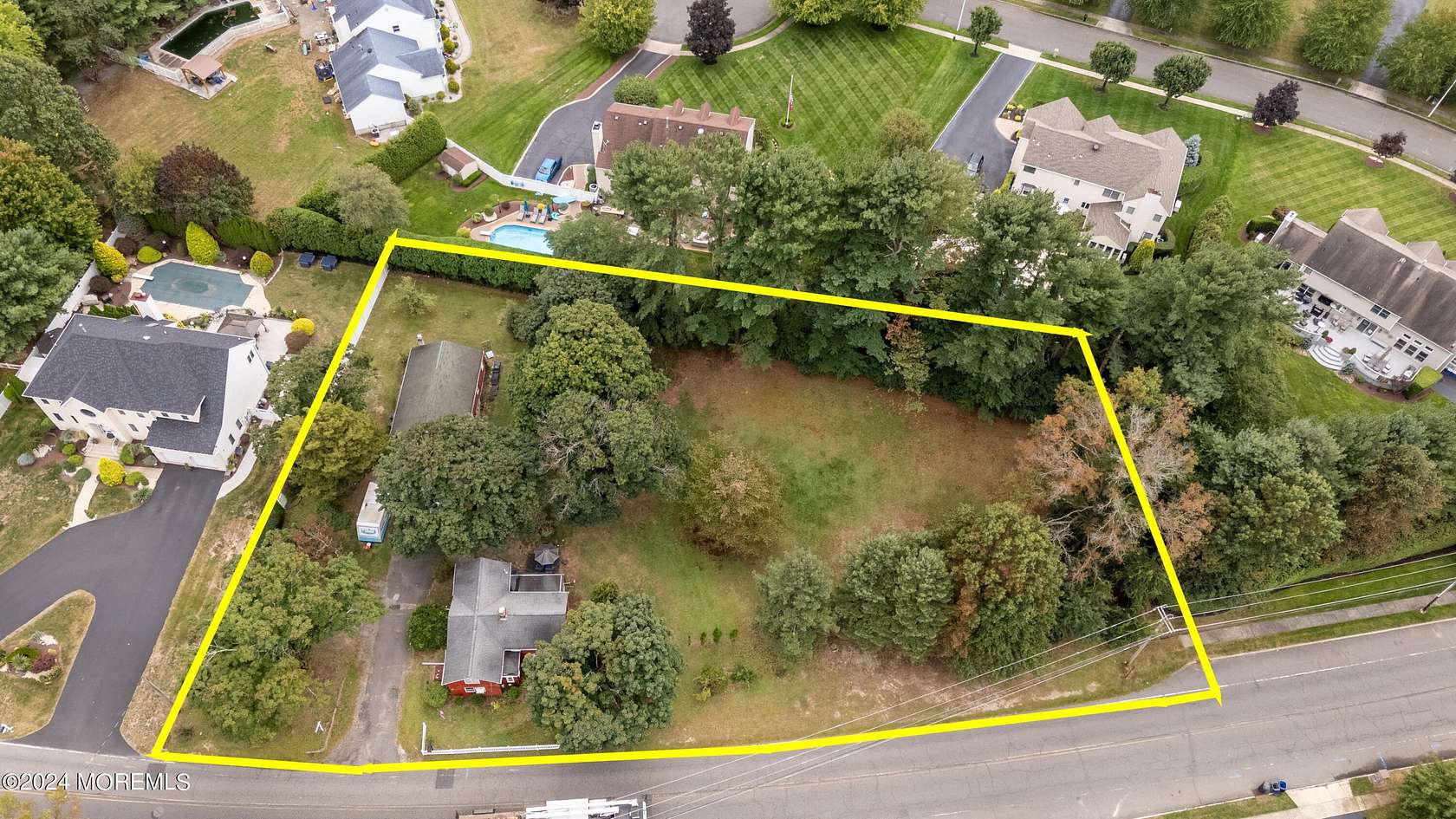 1.12 Acres of Residential Land for Sale in Manalapan, New Jersey