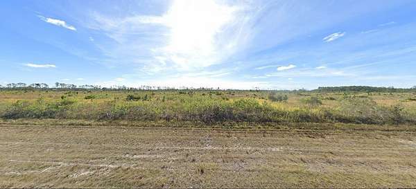 0.5 Acres of Land for Sale in Lake Wales, Florida