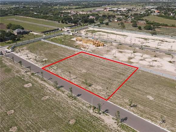 0.996 Acres of Residential Land for Sale in Palmhurst, Texas