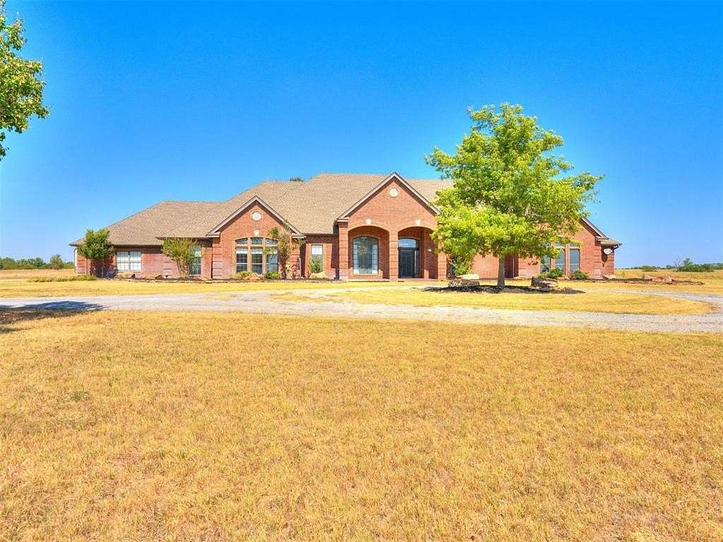 40 Acres of Land with Home for Sale in Piedmont, Oklahoma