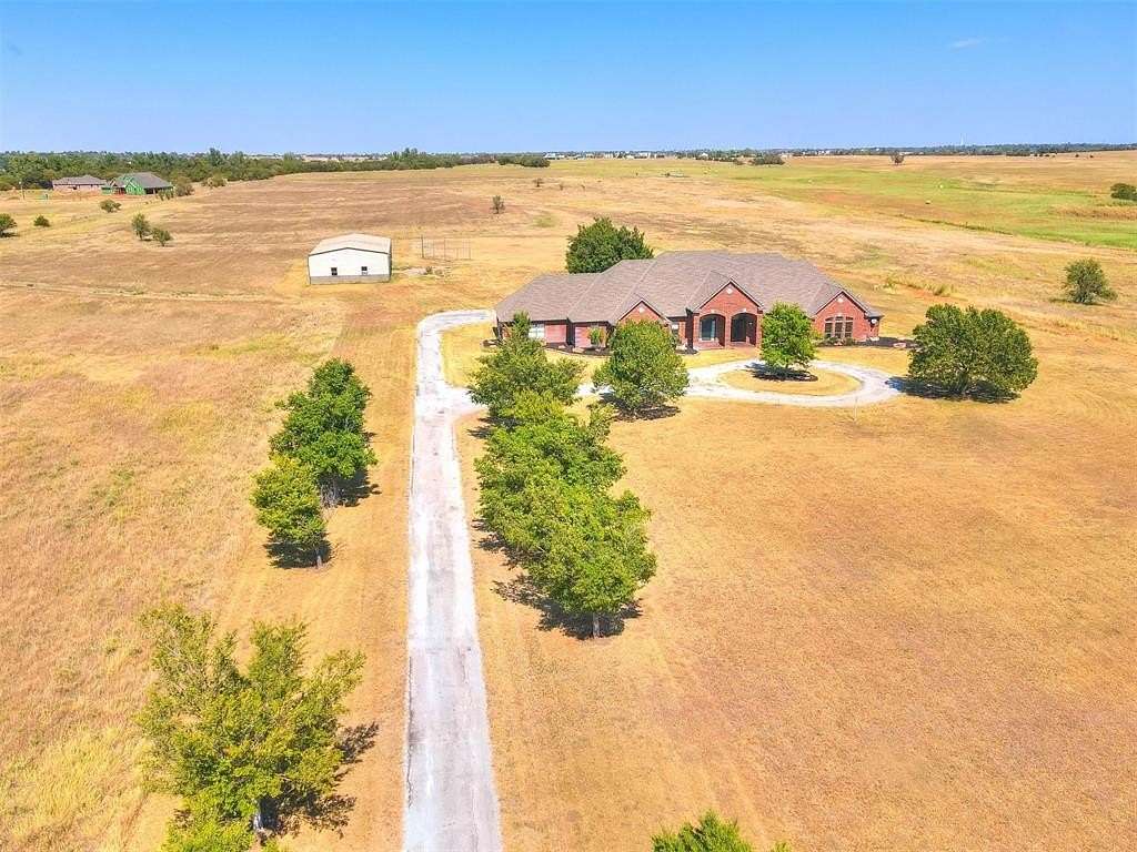 40 Acres of Land with Home for Sale in Piedmont, Oklahoma