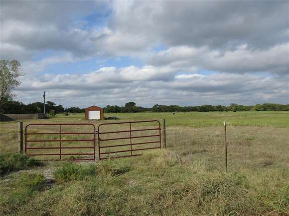 36.968 Acres of Land for Sale in Savoy, Texas