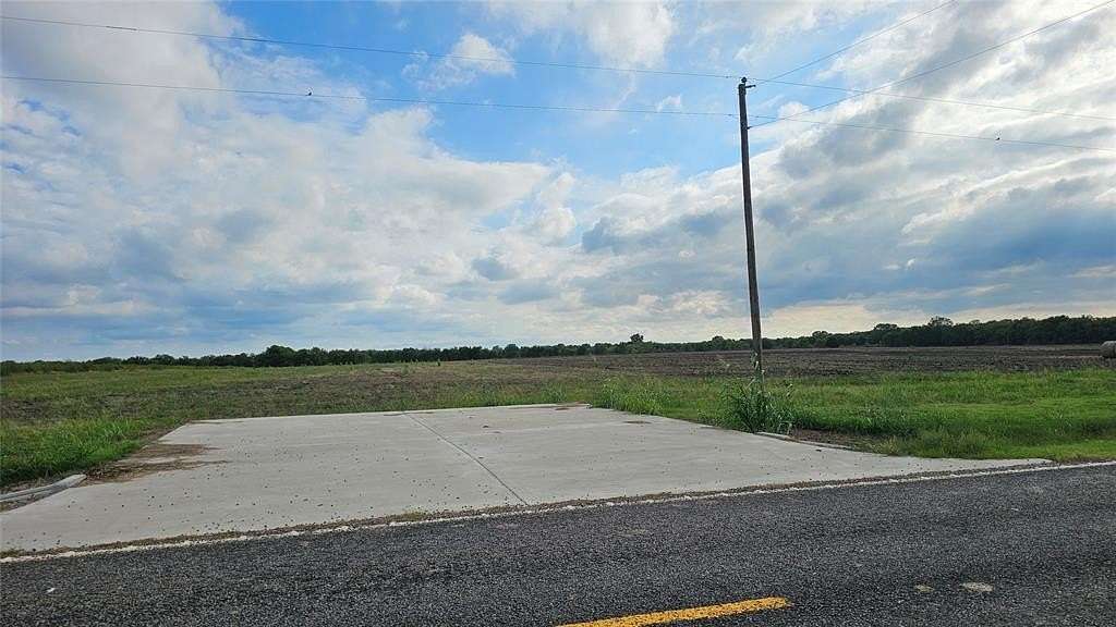 11 Acres of Land for Sale in Celeste, Texas