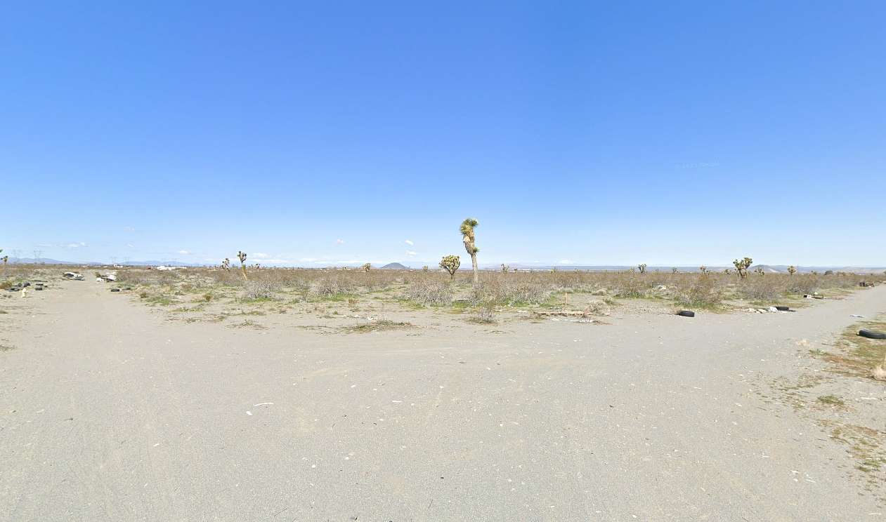 4.15 Acres of Residential Land for Sale in Phelan, California