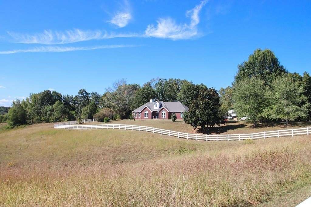 10 Acres of Land with Home for Sale in Walling, Tennessee