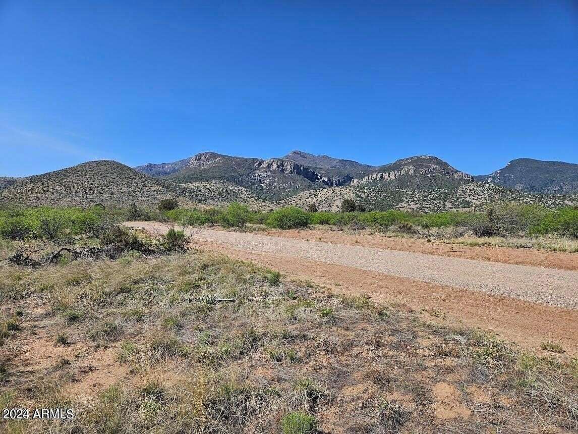 2 Acres of Residential Land for Sale in Hereford, Arizona