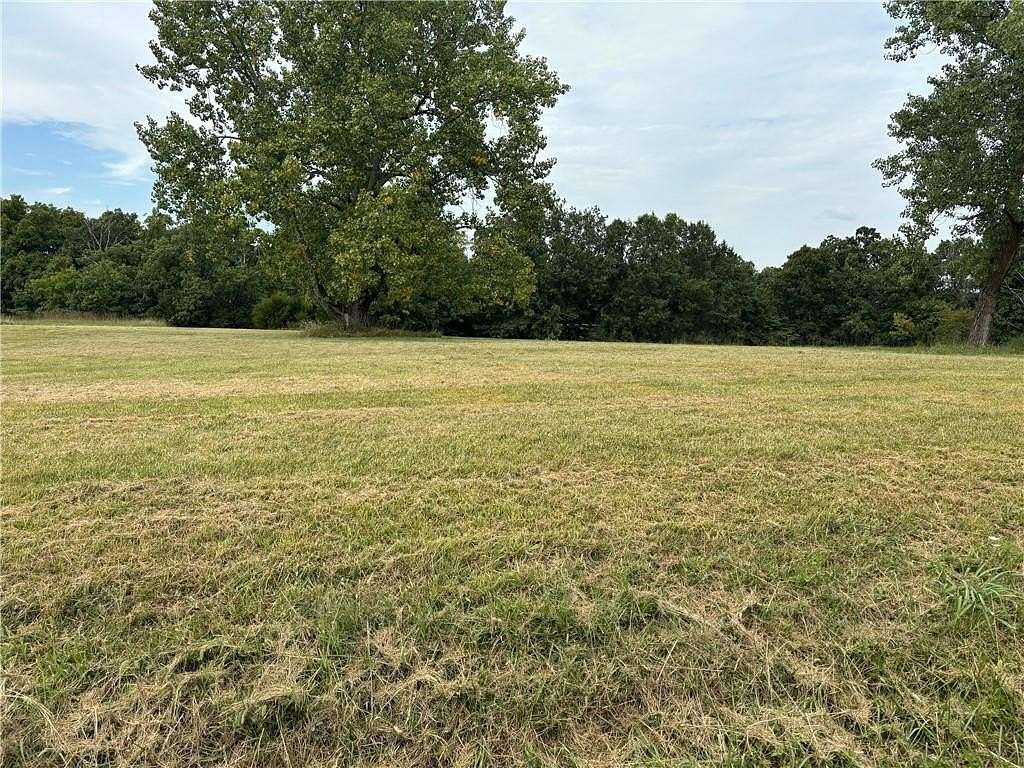 0.39 Acres of Residential Land for Sale in Gallatin, Missouri