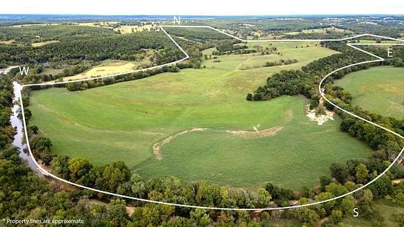 422.1 Acres of Improved Recreational Land & Farm for Sale in Mountain Grove, Missouri