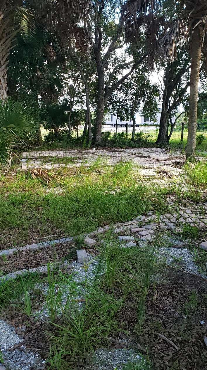 1.25 Acres of Residential Land for Sale in Okeechobee, Florida