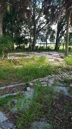 1.25 Acres of Residential Land for Sale in Okeechobee, Florida