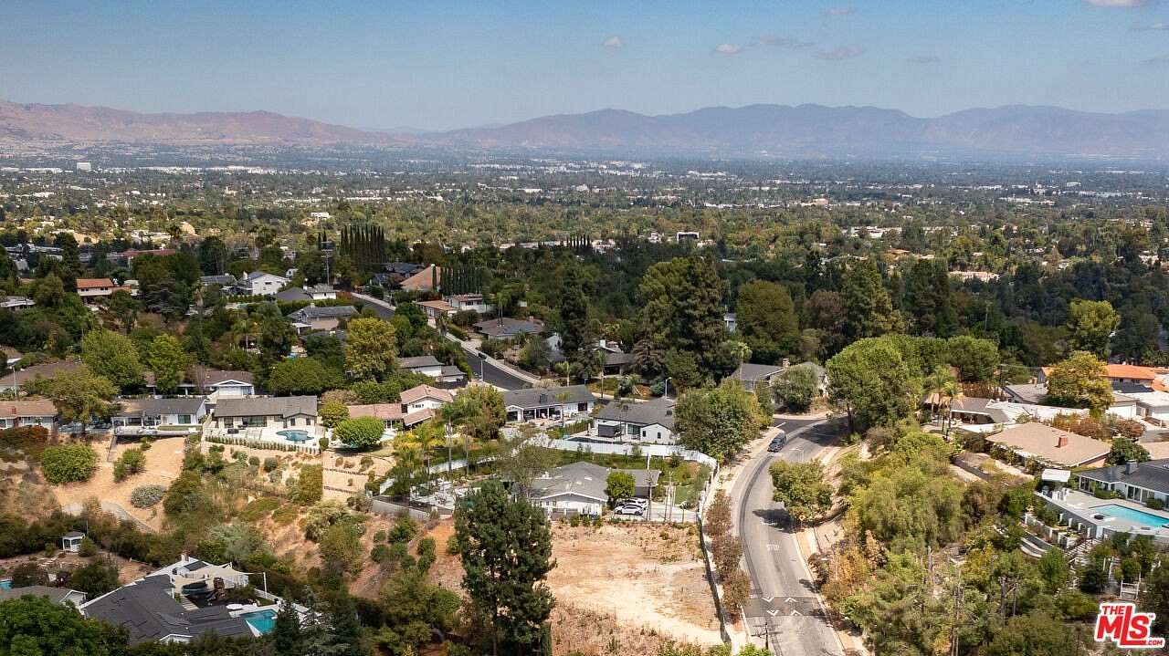 0.575 Acres of Residential Land for Sale in Woodland Hills, California