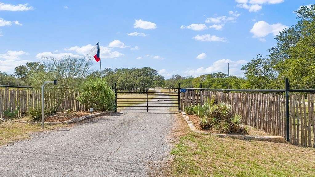 10 Acres of Land for Sale in Johnson City, Texas