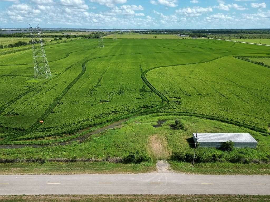 10 Acres of Land for Sale in Angleton, Texas