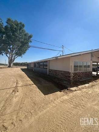 11.7 Acres of Improved Commercial Land for Sale in Shafter, California