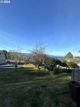 0.23 Acres of Residential Land for Sale in Astoria, Oregon