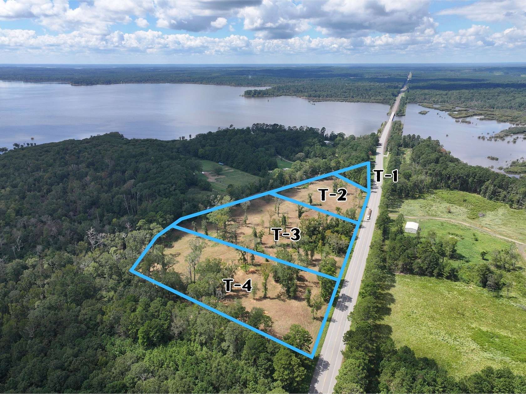 5 Acres of Residential Land for Sale in San Augustine, Texas