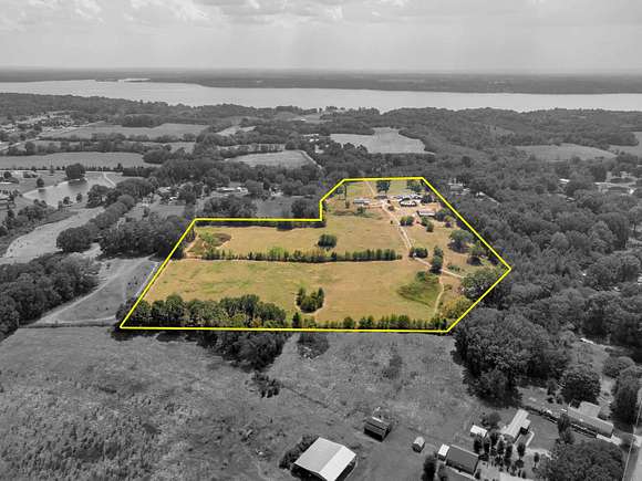 20 Acres of Agricultural Land for Sale in Killen, Alabama