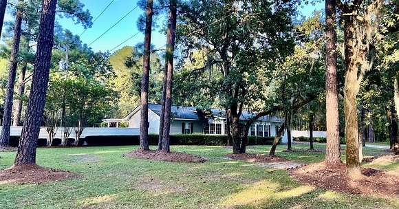 10 Acres of Residential Land with Home for Sale in Vidalia, Georgia