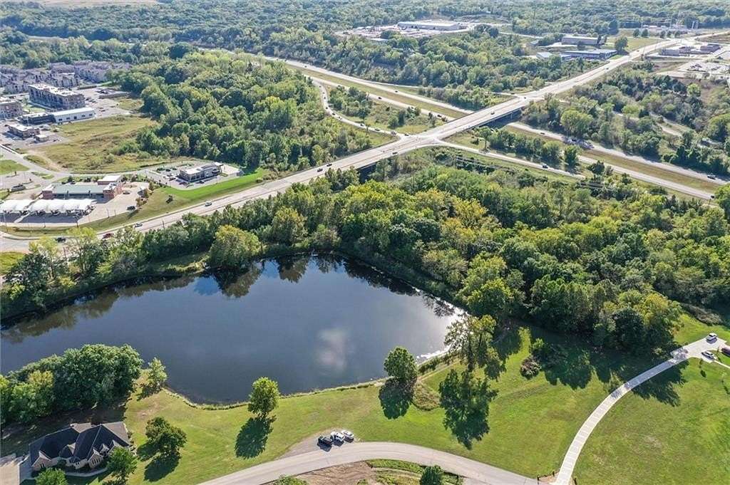 15 Acres of Recreational & Residential Land for Sale in Parkville, Missouri