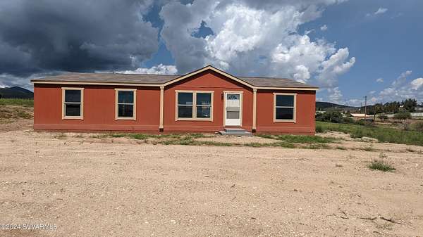 2.59 Acres of Residential Land with Home for Lease in Mayer, Arizona