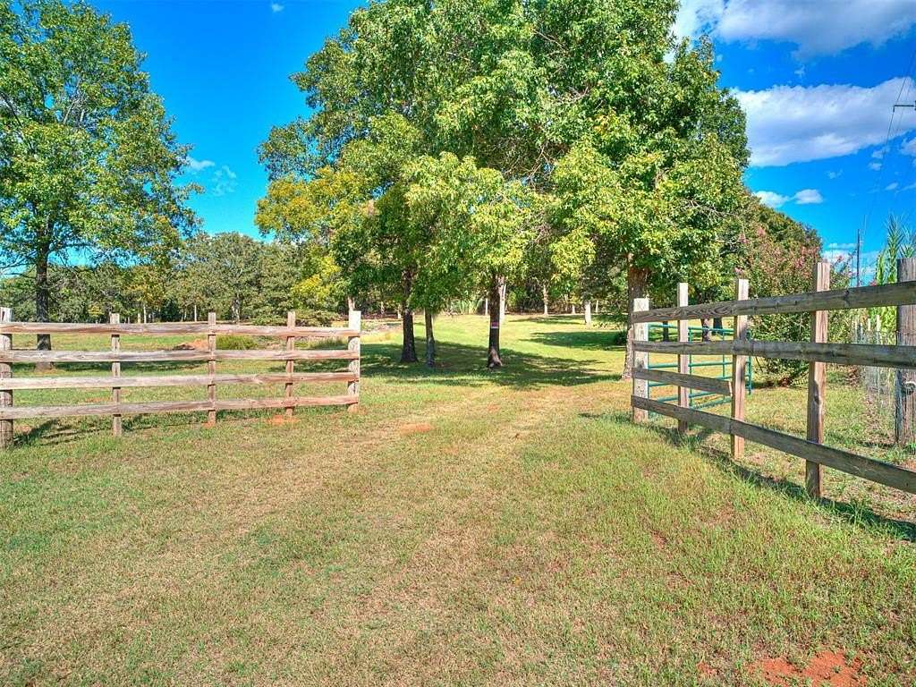 5.01 Acres of Residential Land for Sale in Etowah, Oklahoma