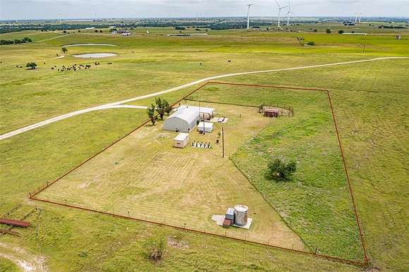 2 Acres of Residential Land with Home for Sale in Muenster, Texas