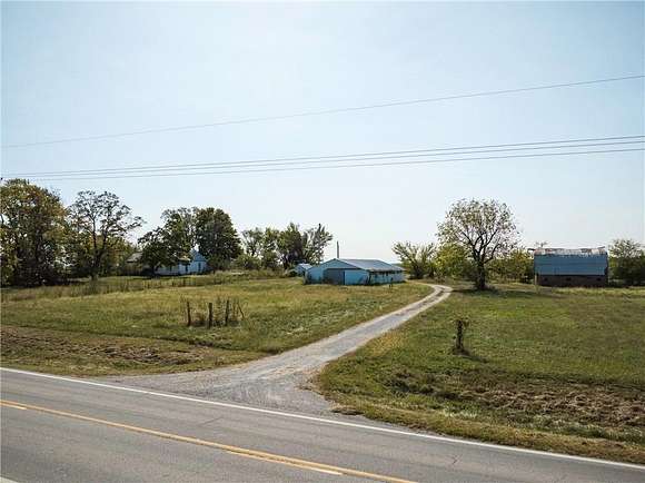 40 Acres of Land with Home for Sale in Mound City, Kansas