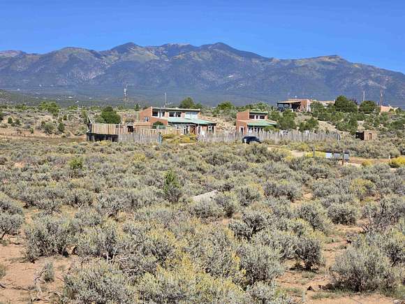 1.25 Acres of Land for Sale in Arroyo Hondo, New Mexico