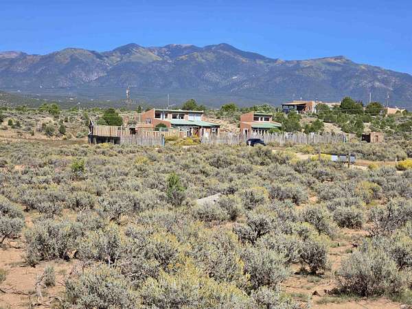 1.25 Acres of Residential Land for Sale in Arroyo Hondo, New Mexico
