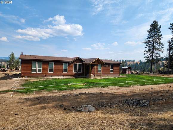 14.28 Acres of Land with Home for Sale in Elgin, Oregon