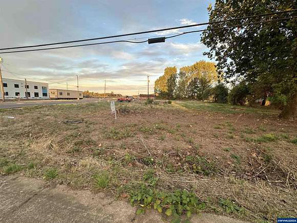 0.9 Acres of Commercial Land for Lease in Albany, Oregon