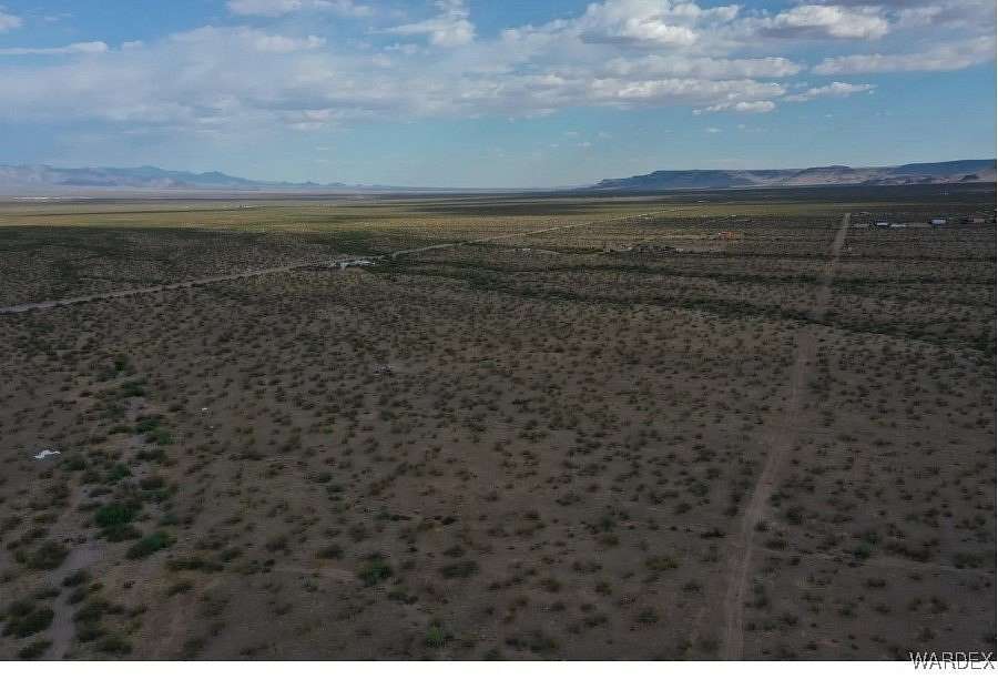 2.35 Acres of Land for Sale in Golden Valley, Arizona