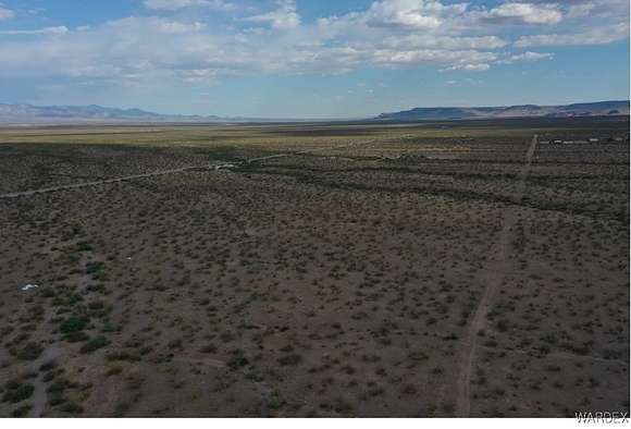 2.35 Acres of Residential Land for Sale in Golden Valley, Arizona