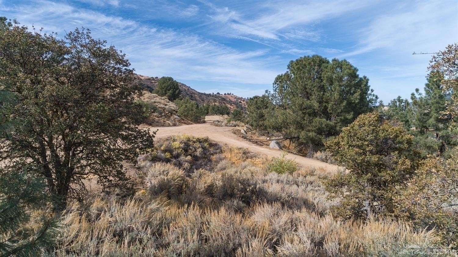 7.07 Acres of Land for Sale in Tehachapi, California